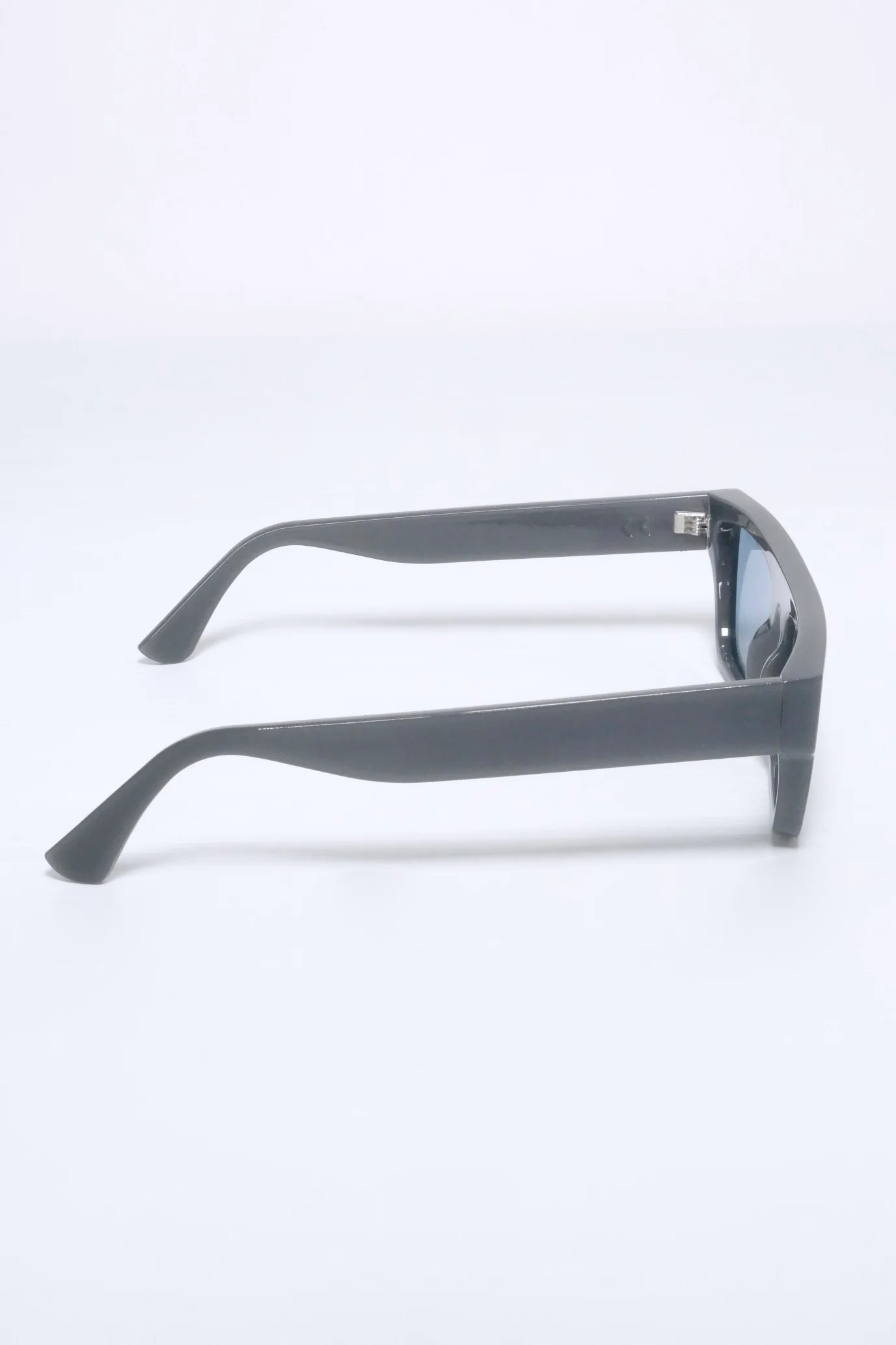 Clean Waves Type 01 Low Sunglasses - Grey - Image 3