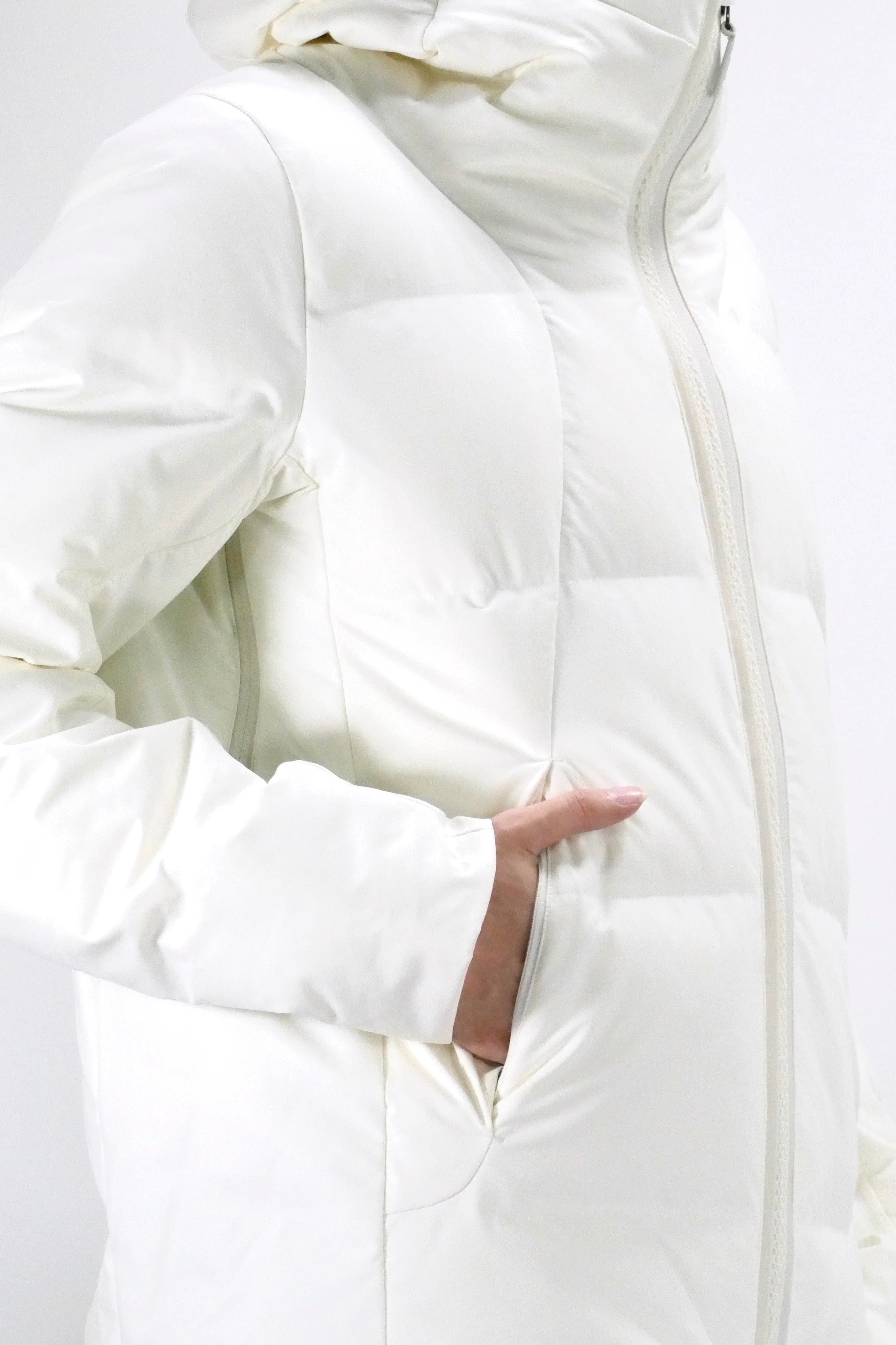 Descente Mizusawa Down Shuttle Parka - White - Image 5