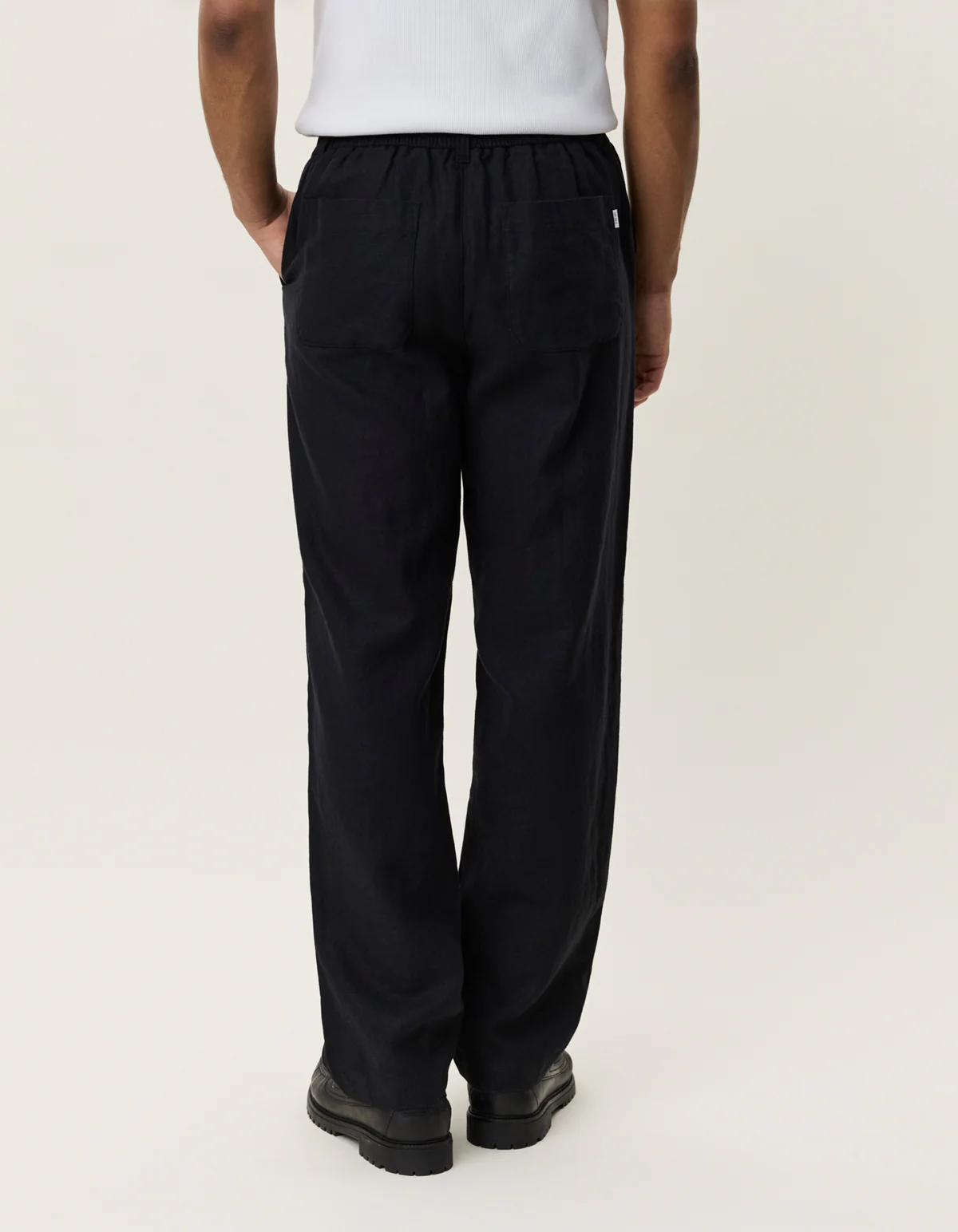 Les Deux Linen Comfort Suit Pants - Tap Shoe Black - Image 2