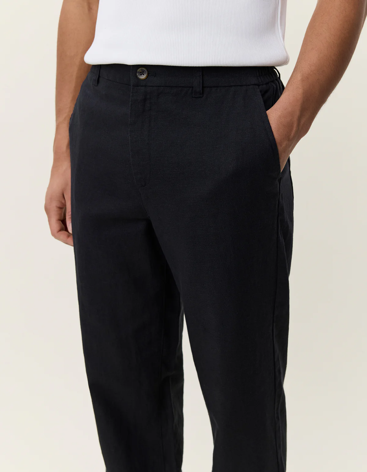 Les Deux Linen Comfort Suit Pants - Tap Shoe Black - Image 3