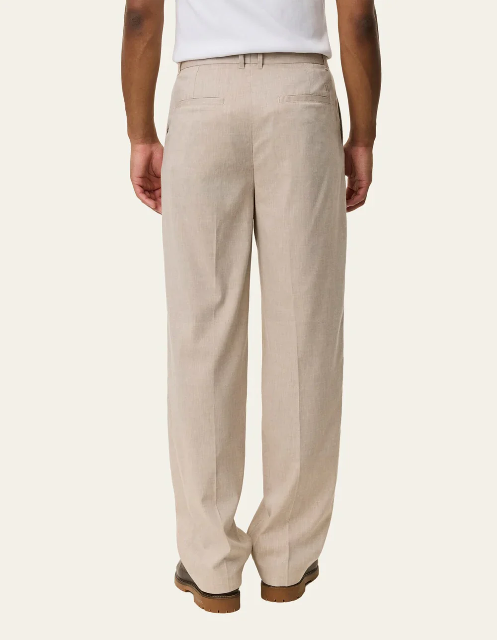 Les Deux Reece Pleated Slub Suit Pants - Sand - Image 2