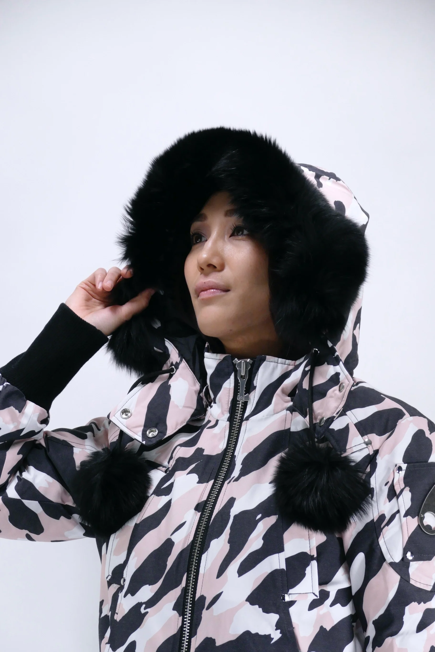 Moose Knuckles Womens Down Bomber Debbie - Rose Smoke/Black - Image 4