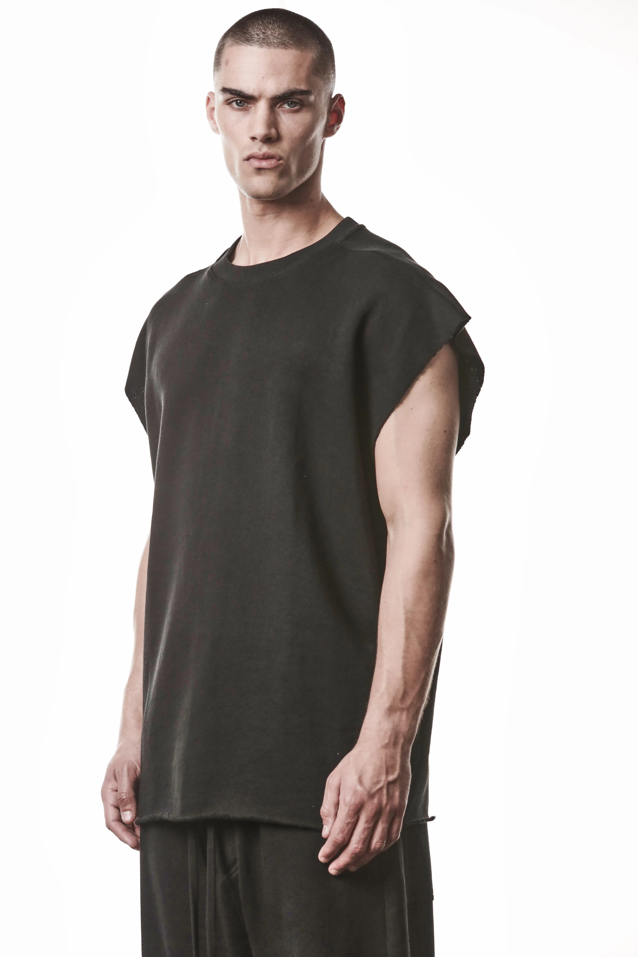 thom/krom M S 190 Tank Sweater - Black - Image 2