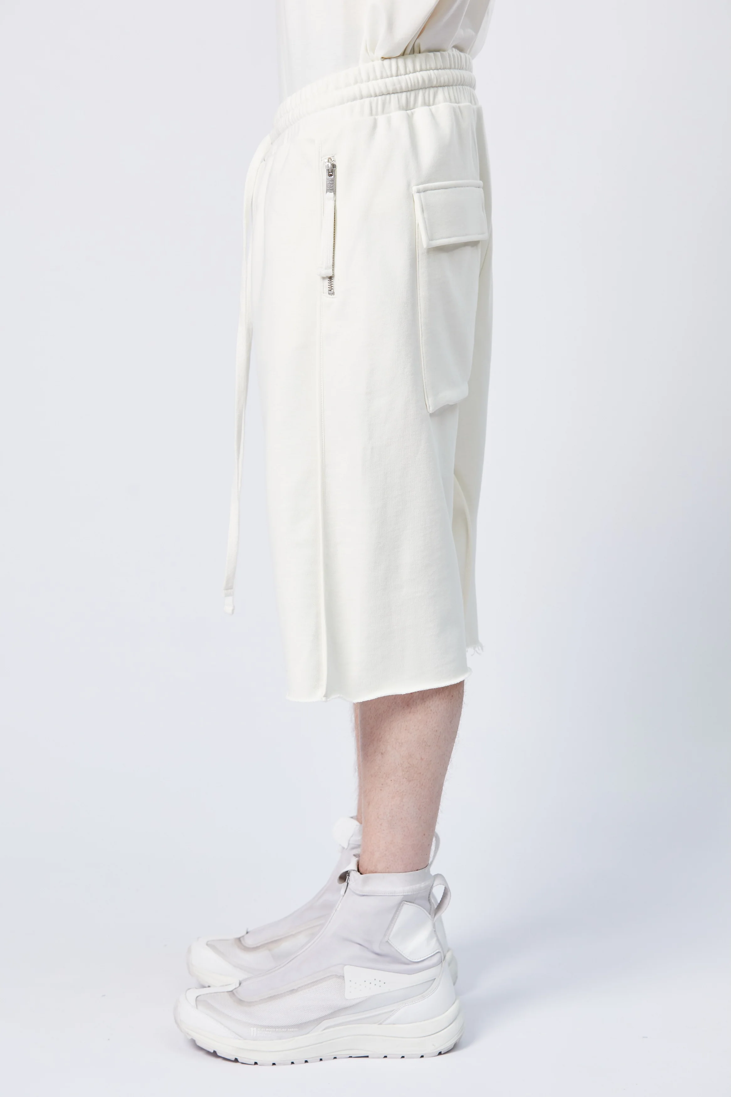 thom/krom M ST 434 Drop Crotch Long Shorts - Cream - Image 3