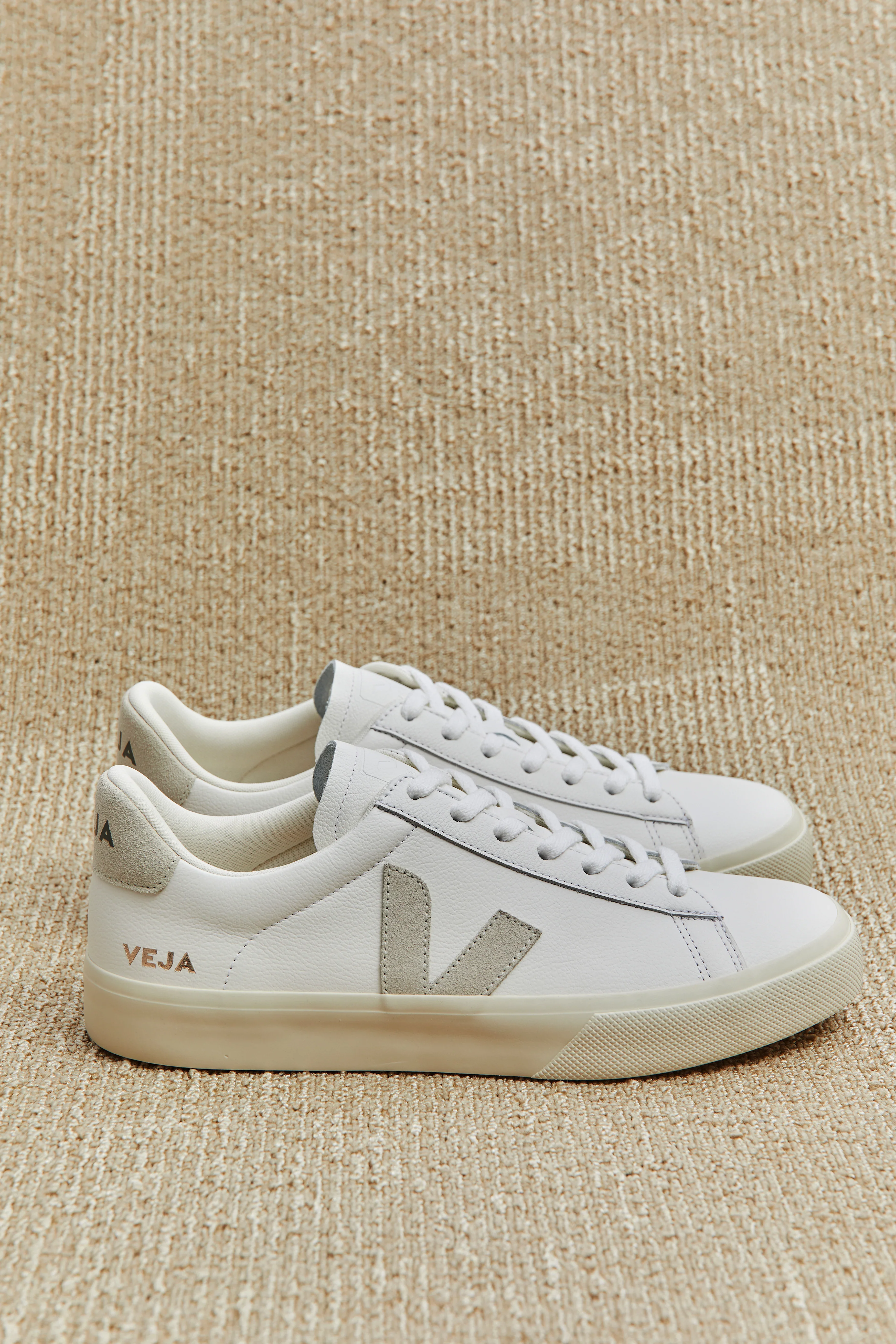 Veja Mens Campo ChromeFree Leather Sneakers - White/Natural - Image 4