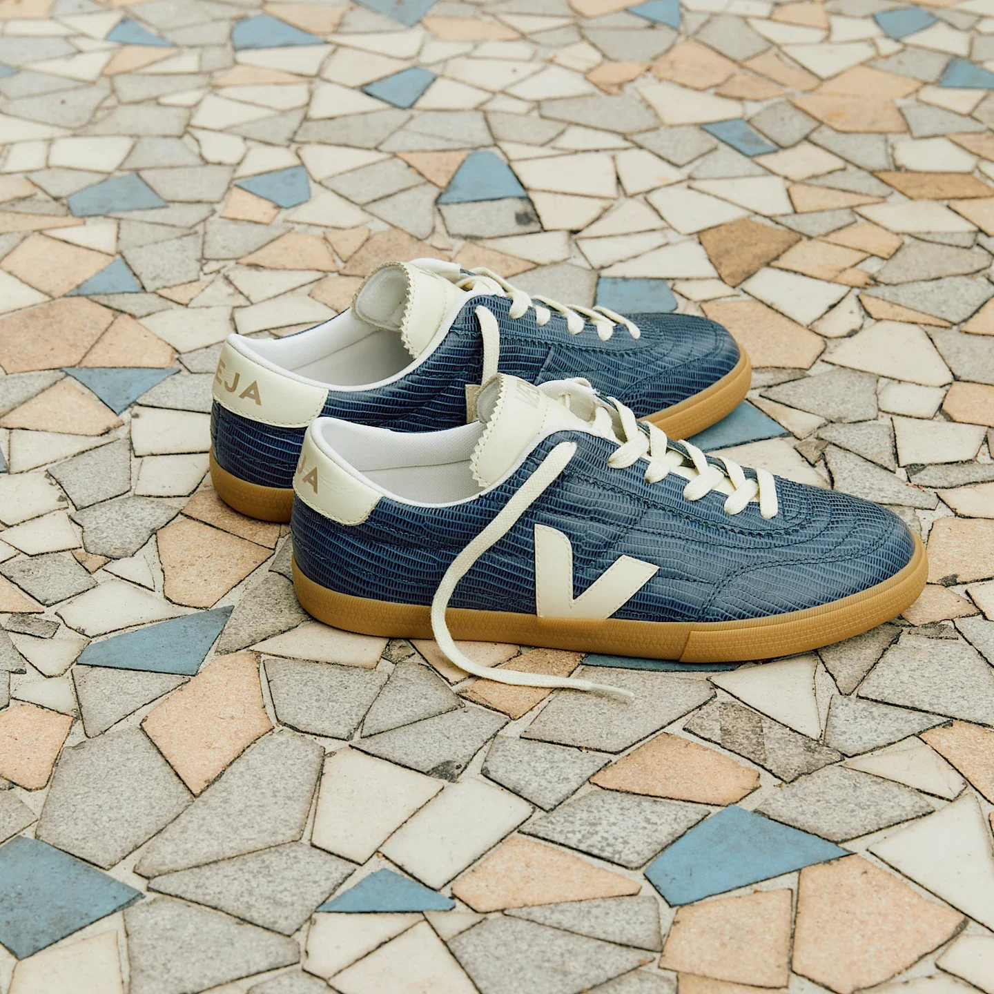 Veja Mens Panenka Dragon Leather Sneakers - Night - Image 4