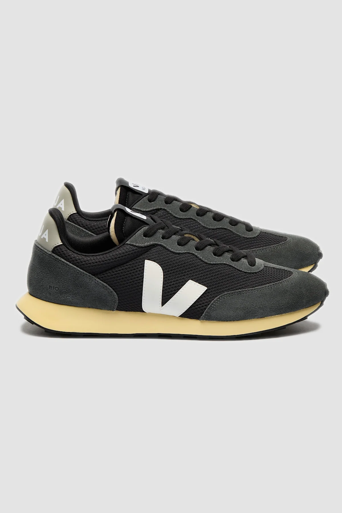 Veja Mens Rio Branco II Alveomesh Sneakers - Black/White
