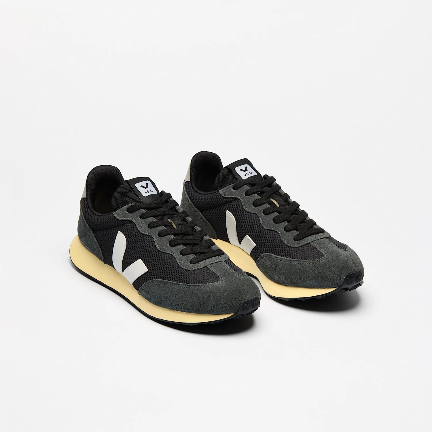 Veja Mens Rio Branco II Alveomesh Sneakers - Black/White - Image 2