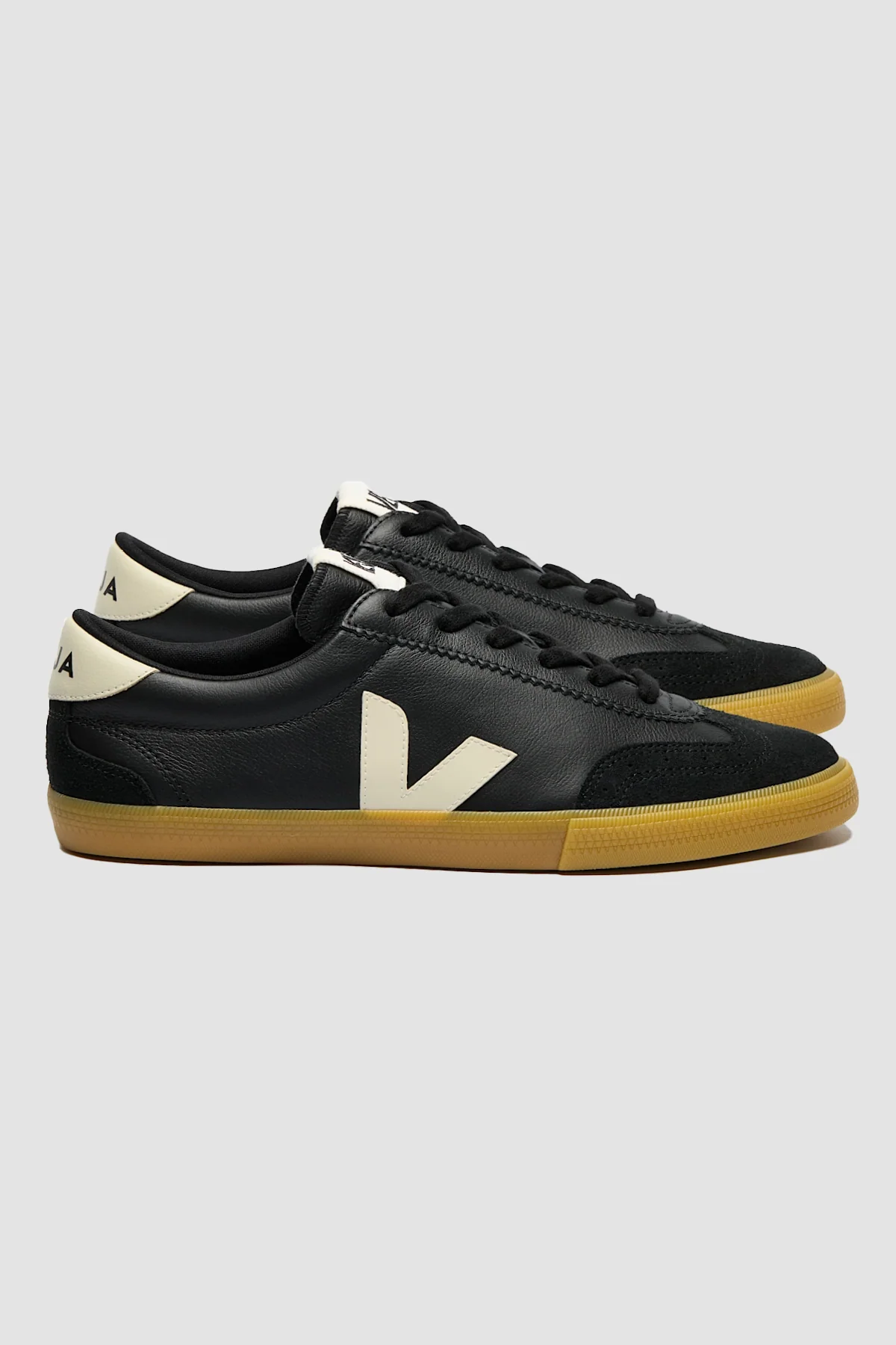 Veja Mens Volley O.T Leather Sneakers - Black/White