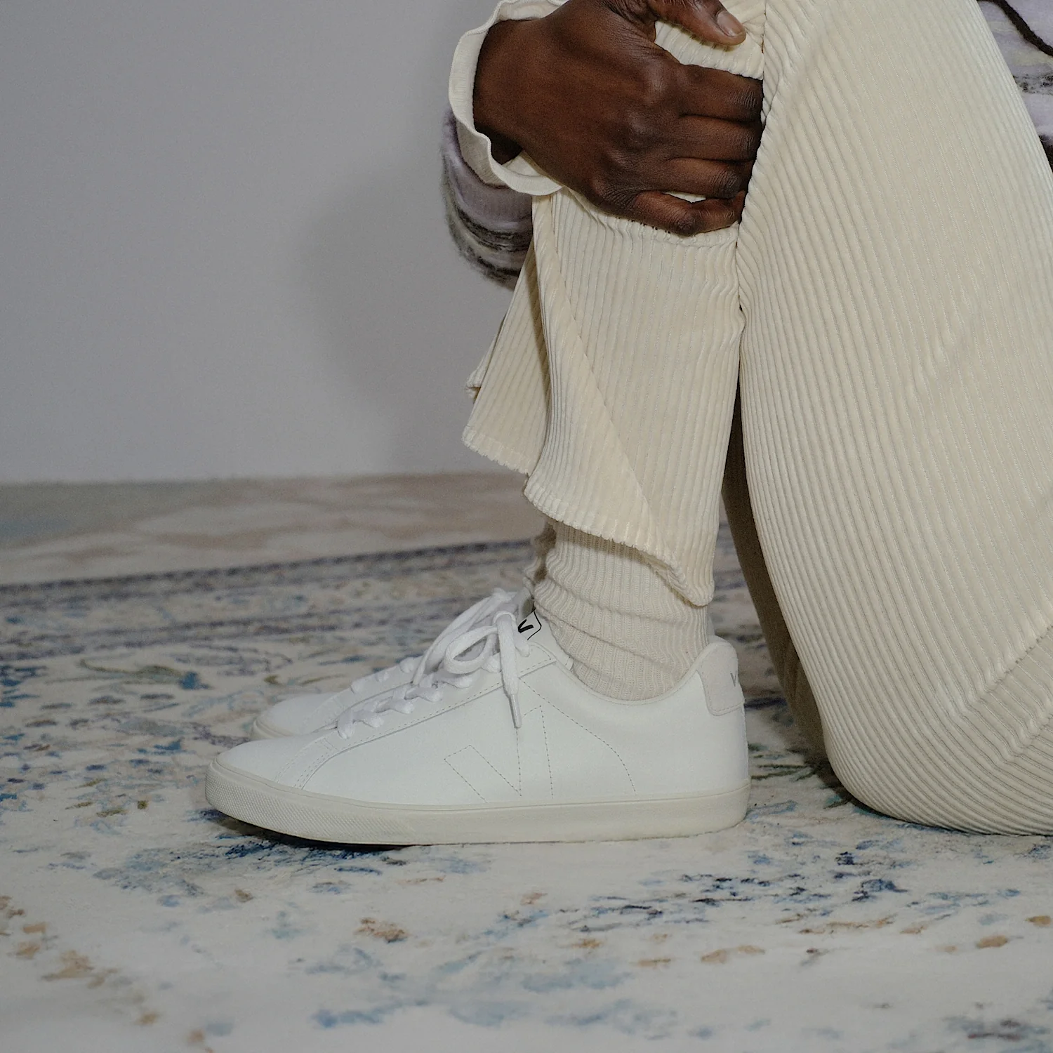 Veja Womens Esplar Leather Sneakers - White - Image 4
